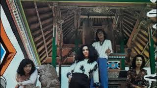 The Mercy's : Mengapa