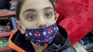 Efe İle Emi̇r Tati̇lde Oyuncak Alişveri̇şi̇ne Oyuncakçiya Gi̇tti̇ler.