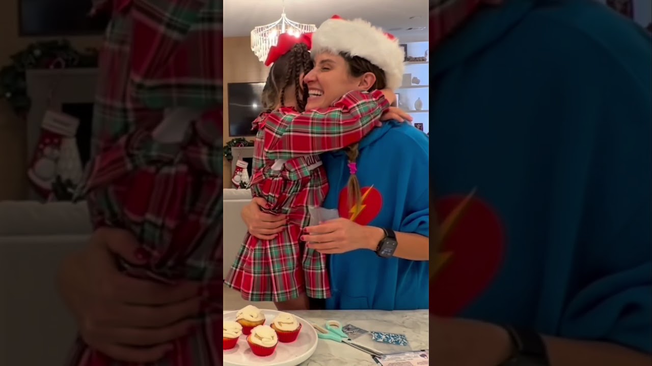 Les deseamos una Feliz Navidad, que estén rodeados de amor, música y familia.