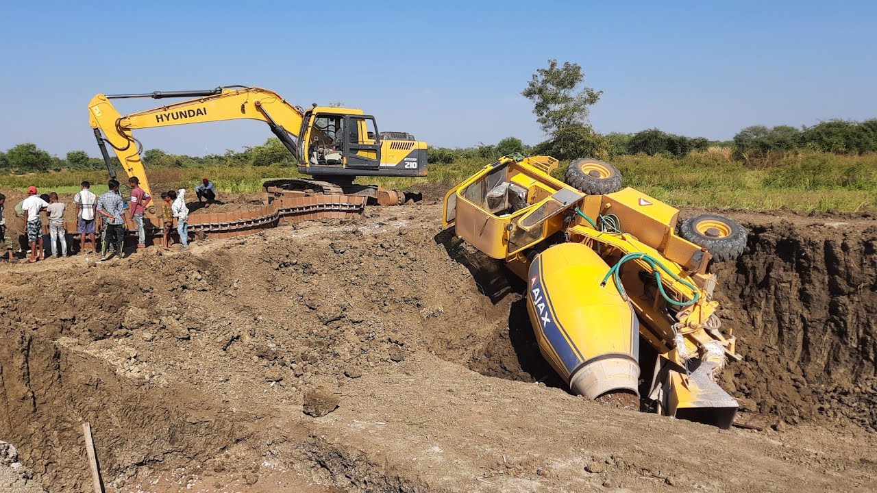 Ajax Flori Concrete Mixer Accident Rescued failed By Jcb Jcb Rescue Failed Jcb Excavator