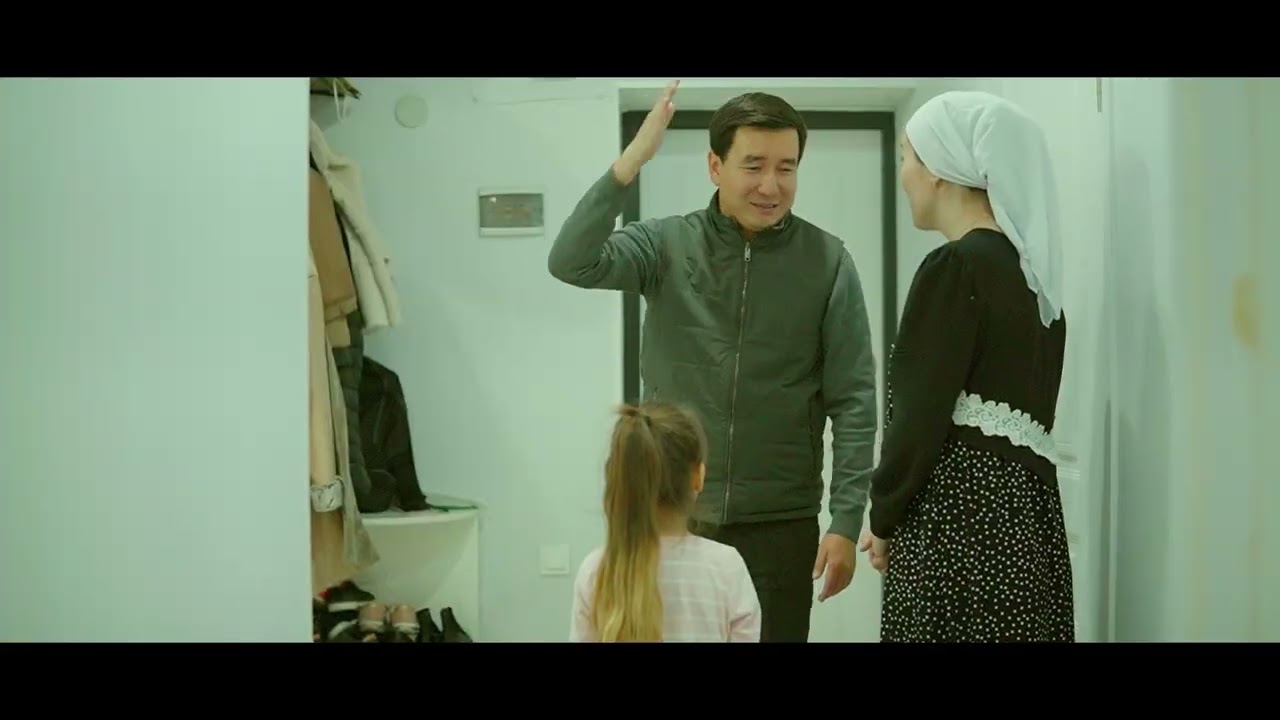 Анаға қарап қыз өсер