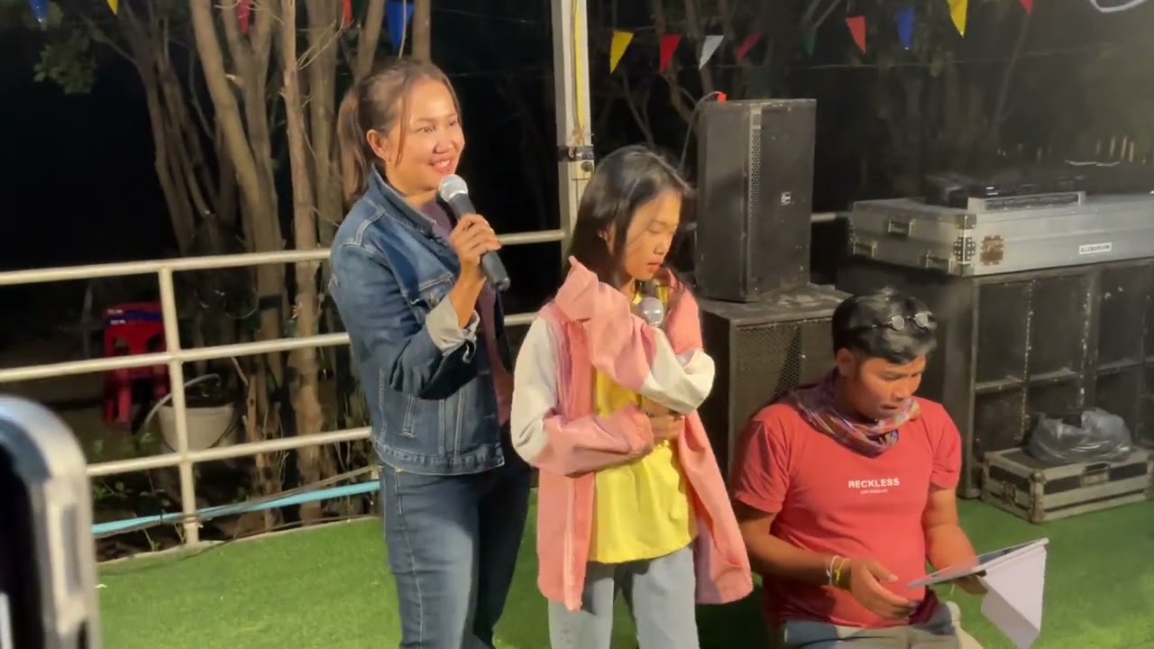 ธิดาลาวจัดเต็ม