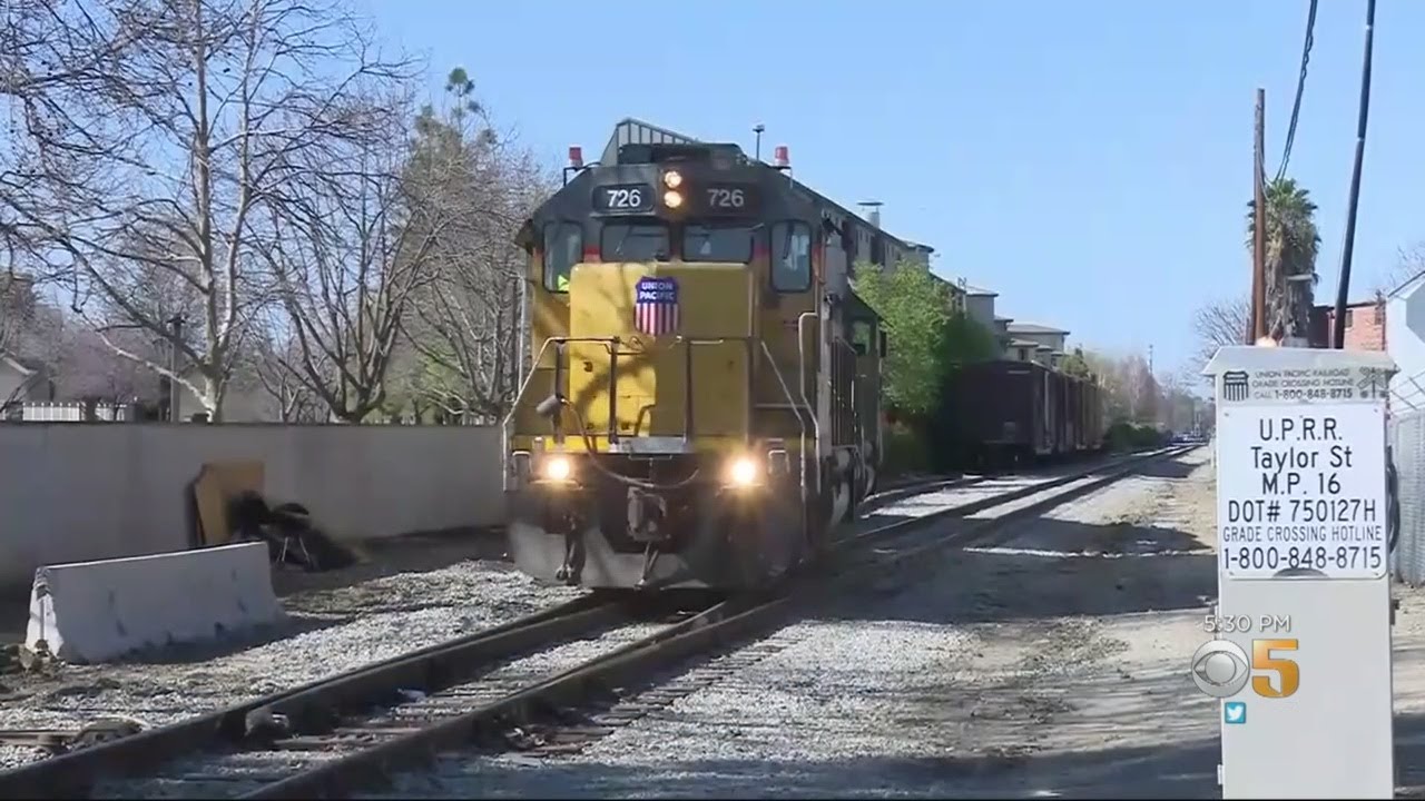San Jose Leaders, Union Pacific Clash Over Debris, Graffiti And Noise Complaints - YouTube