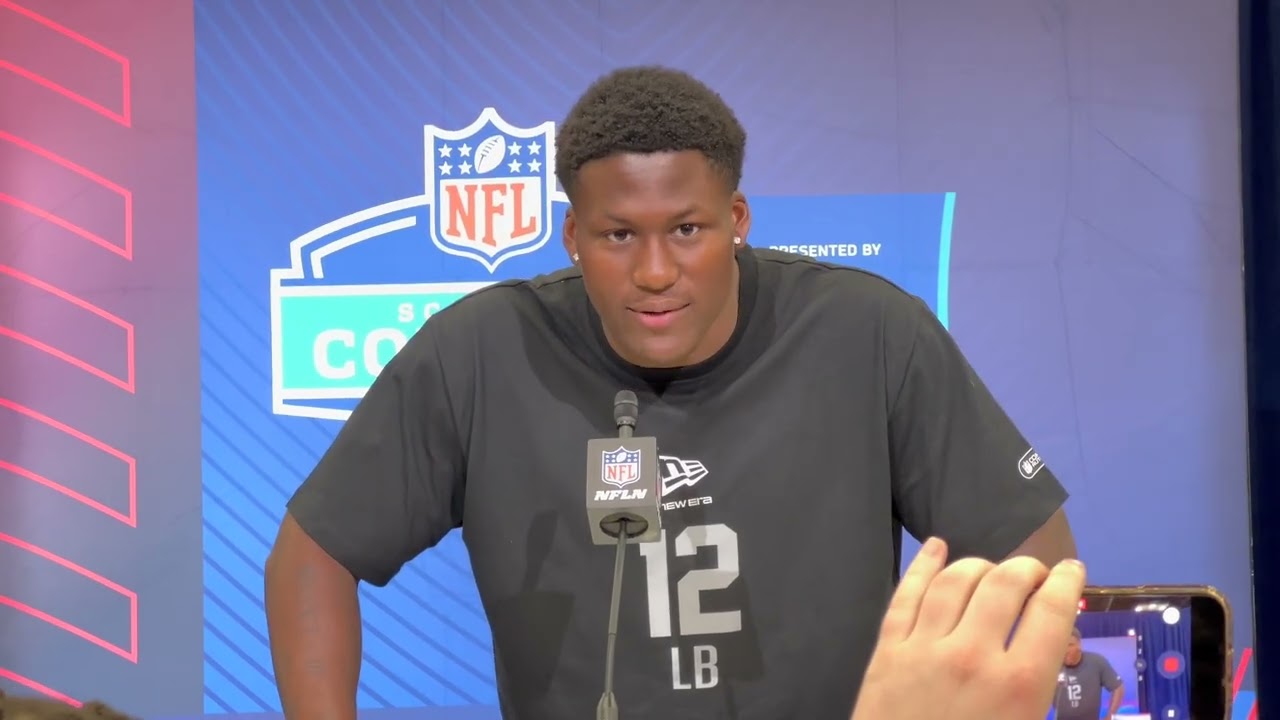 Texas linebacker Anthony Hill Jr. talks about his versatility, communication