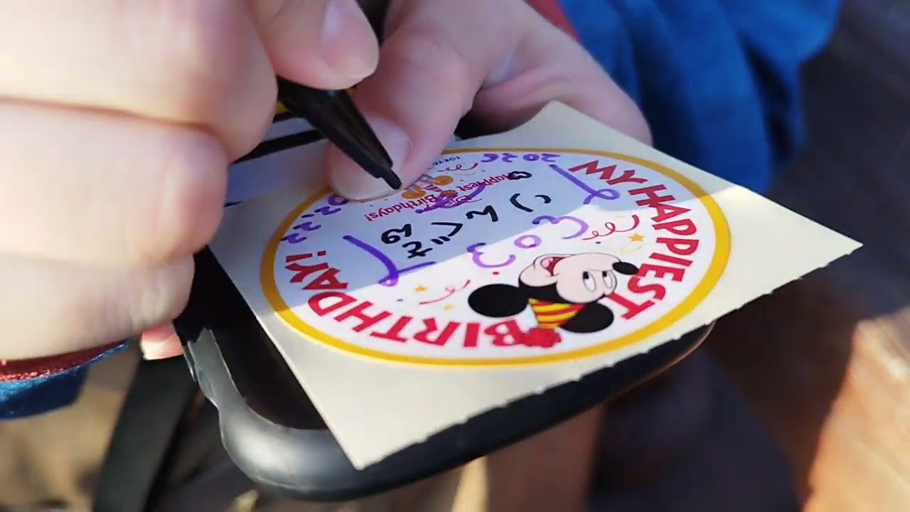 りんぐのキャストさんにバースデーシールをもらう旅 10人目のキャストさん❤ ファンタジースプリングスのスナグリーダックリングのキャストさん❤😆ありがとうございます❤【2026.2.23】⁡⁡⁡⁡