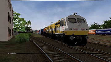 IR MSTS: 12423 Dibrugarh Rajdhani Departing Guwahati Jn.