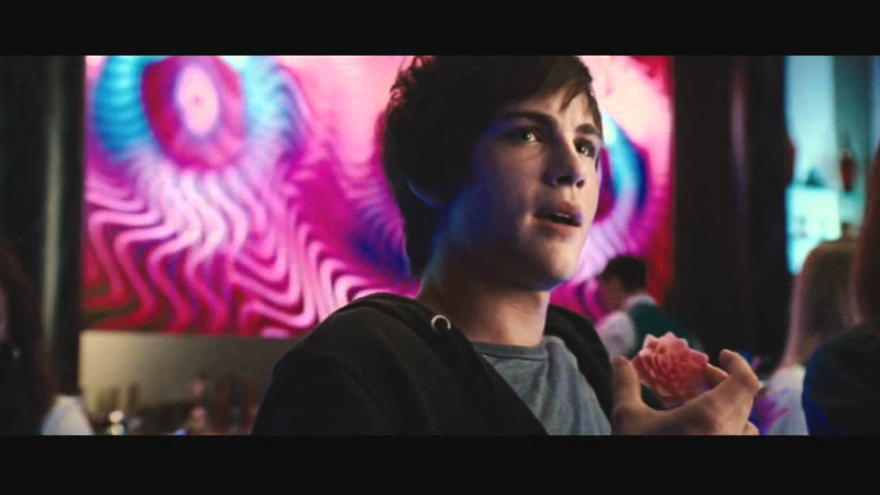 logan lerman y emma watson ( hermione and percy )  somewhere only we know