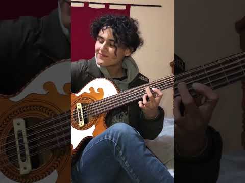 Sobran Motivos Intro