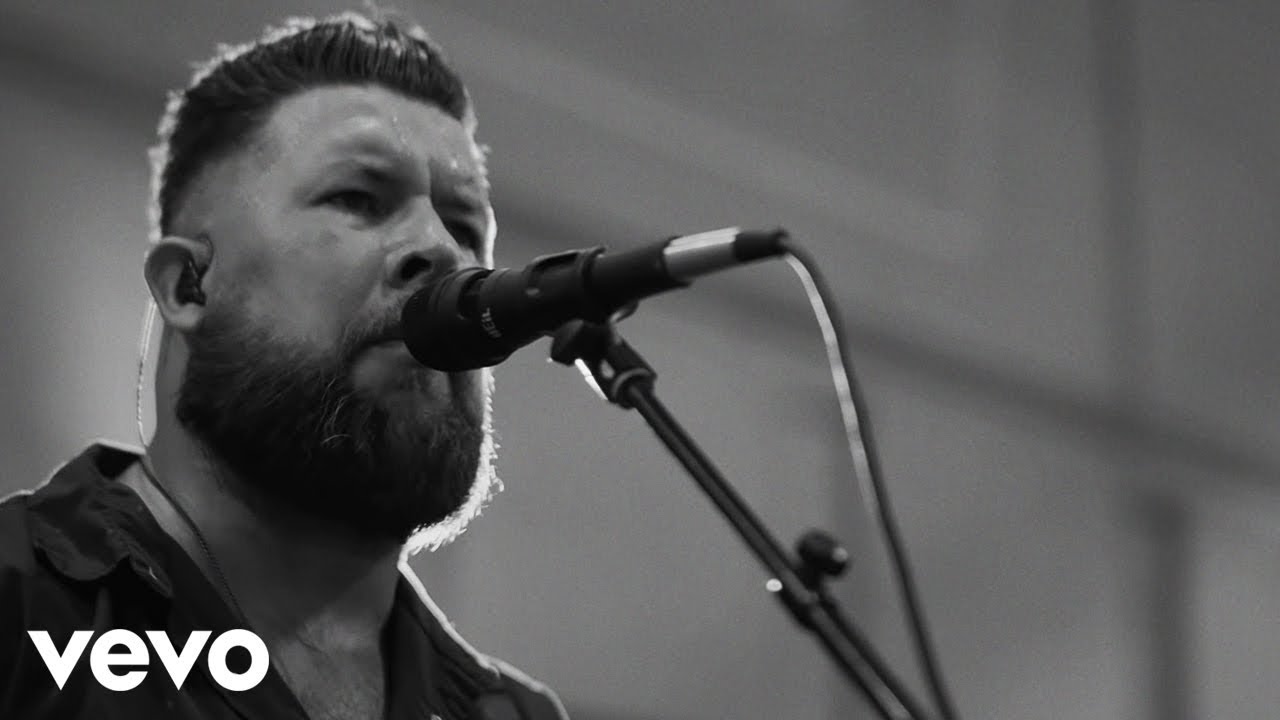 Zach Williams - Fear is a Liar (Official Live from Harding Prison)