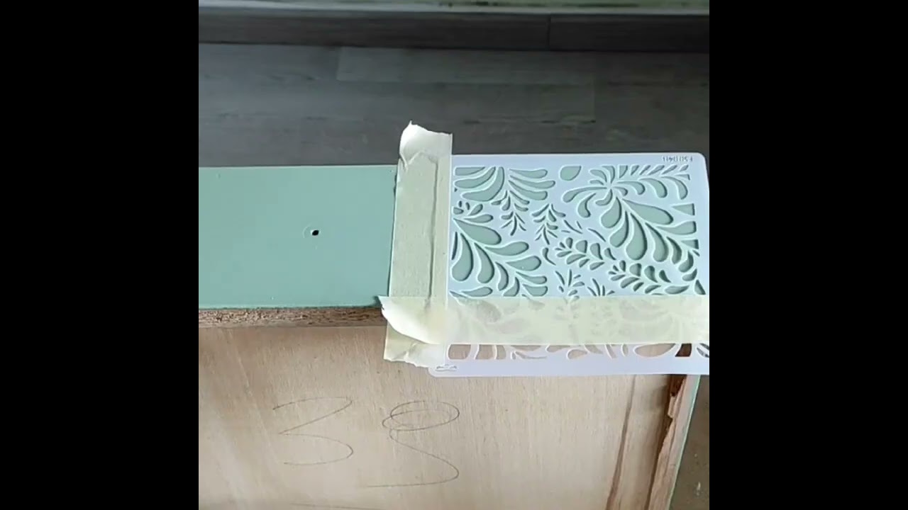 Как перекрасить  столик. Трафарет и структурная паста.