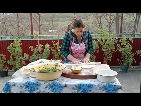 Açıq havada ifdar üçün sacda qaymaqlı cincilim ve soyzu ketesi hazırladıq.