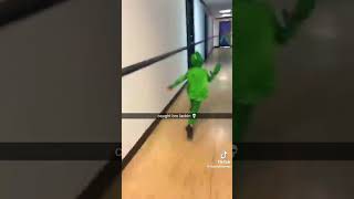 Bro Caught Green Gecko Leaking 