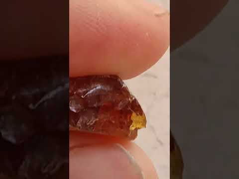 الحجر النادر كريستال البيانيت