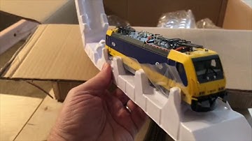 Rivarossi HR4086, HR4138 and Brawa 43942 with Uhlenbrock decoder unboxing