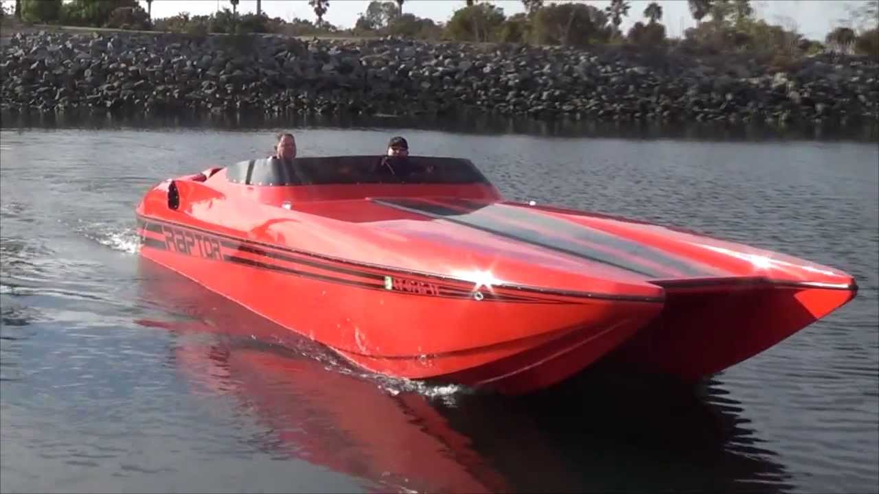 New 30ft Raptor in Action (Raptor Boats) - YouTube