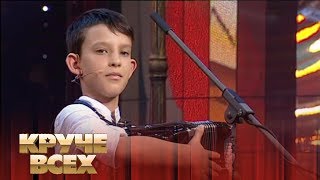 Крутой музыкант баянист-виртуоз Марьян Гушта в студии "Круче всех" Крутой музыкант баянист-виртуоз Марьян Гушта в студии "Круче всех"