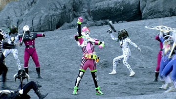 3.25（土）公開「仮面ライダー×スーパー戦隊　超スーパーヒーロー大戦」予告編映像