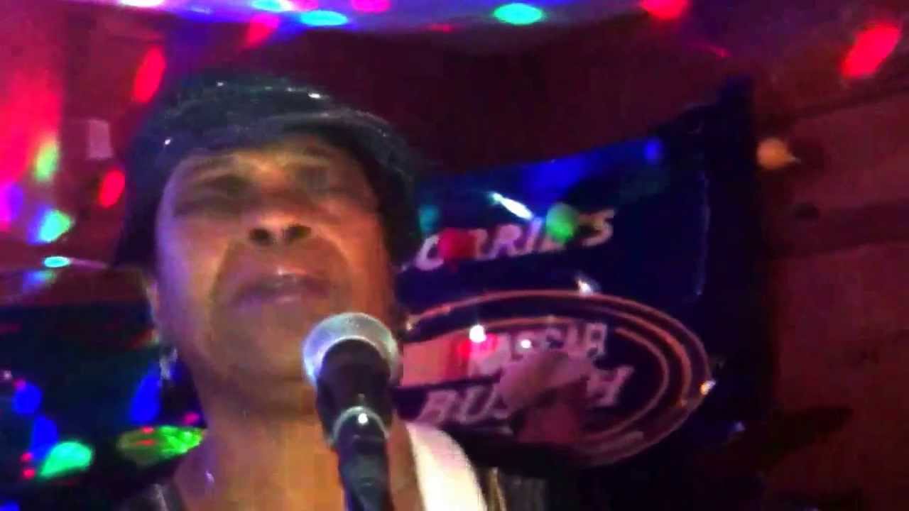 Naturally Blue/Chain   Of Fools. Live @Morries Place