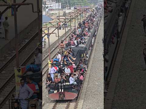 Most Over Loded Dangerous Train Journey #shortvideo