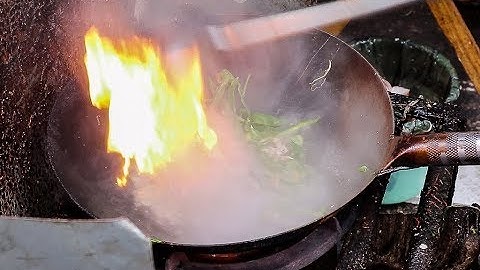 Wok Hei Stir Fried Noodle with Egg and Shredded Meat