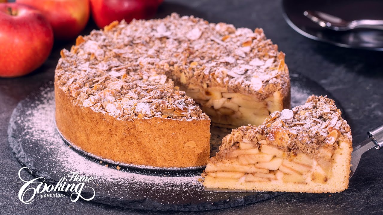 German Apple Streusel Cake - Apfelkuchen mit Streusel
