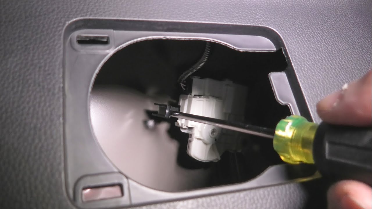 Introduce 96+ images how to open gas tank on toyota rav4 In