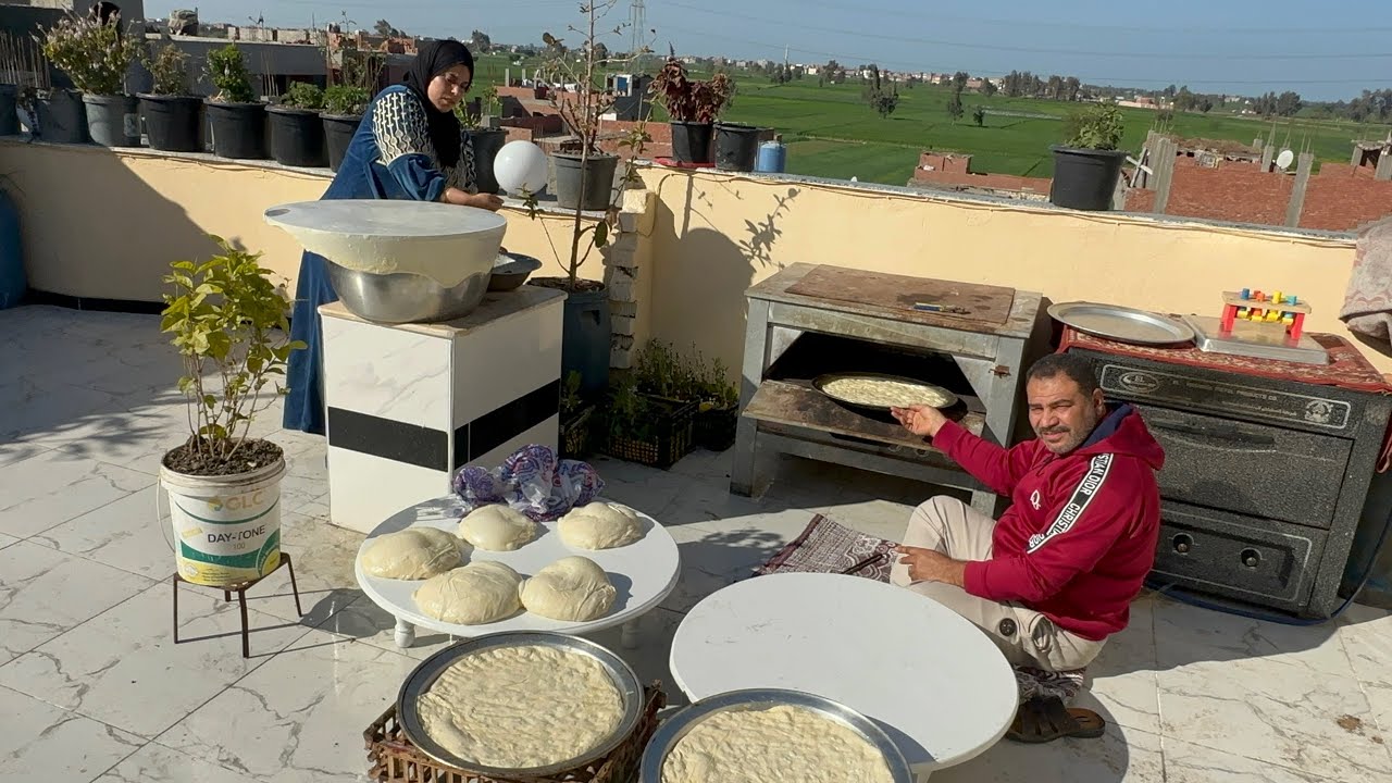 درعنا راس مالنا مش كل اللى رص صوانى بيكون حلوانى ولا كل اللى مسك عجين يعمل الفطير ده فطير الشرقاوية