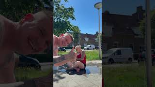 Sabina was even aa. Het chillen met loena en de buurvrouw hahahah #haha #haaha #funny