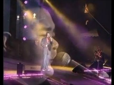 遥远的她 张学友 Jacky Cheung by Kevin Neon live at 2012 MDC Countdown Street Party