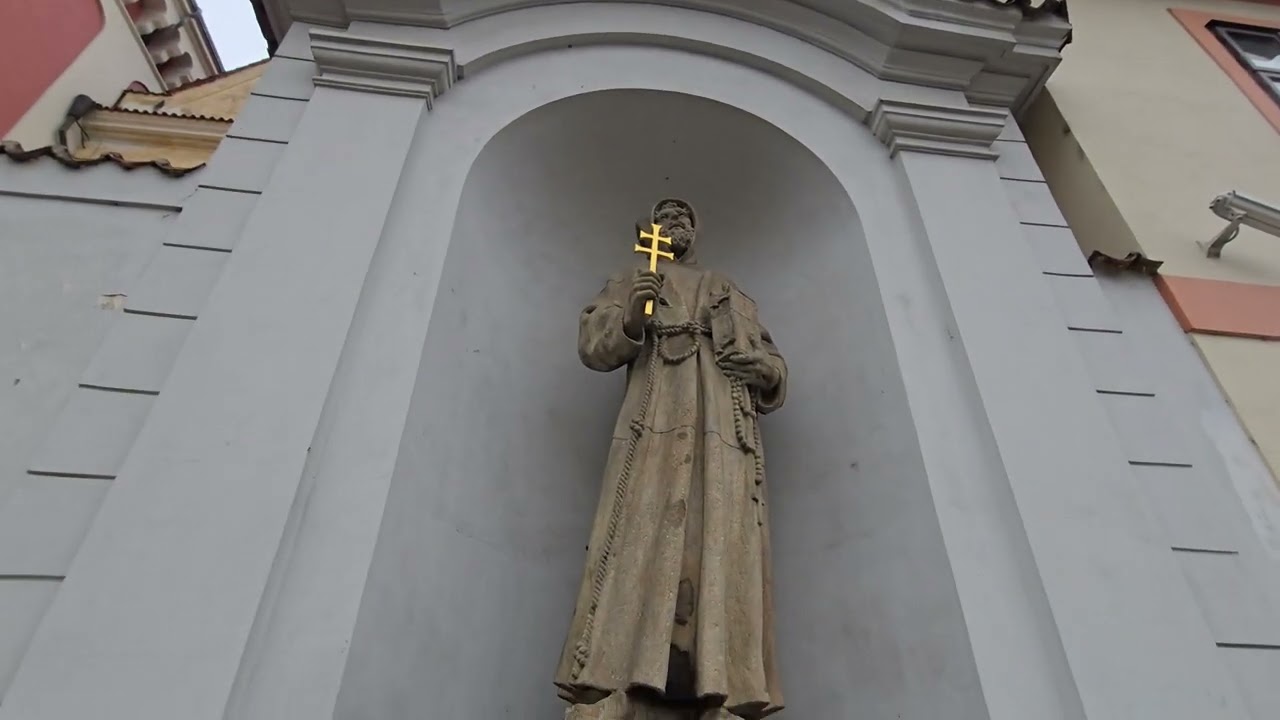 Церковь и метро Праги, Чехия изучаю город дальше 