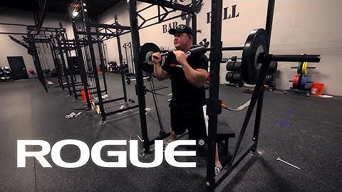 Movement Demo - Squatting With Bands