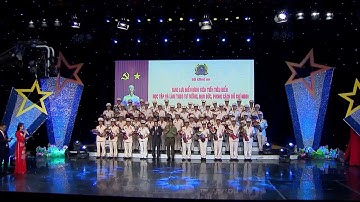 Tôn vinh điển hình tiên tiến trong học tập và làm theo lời Bác