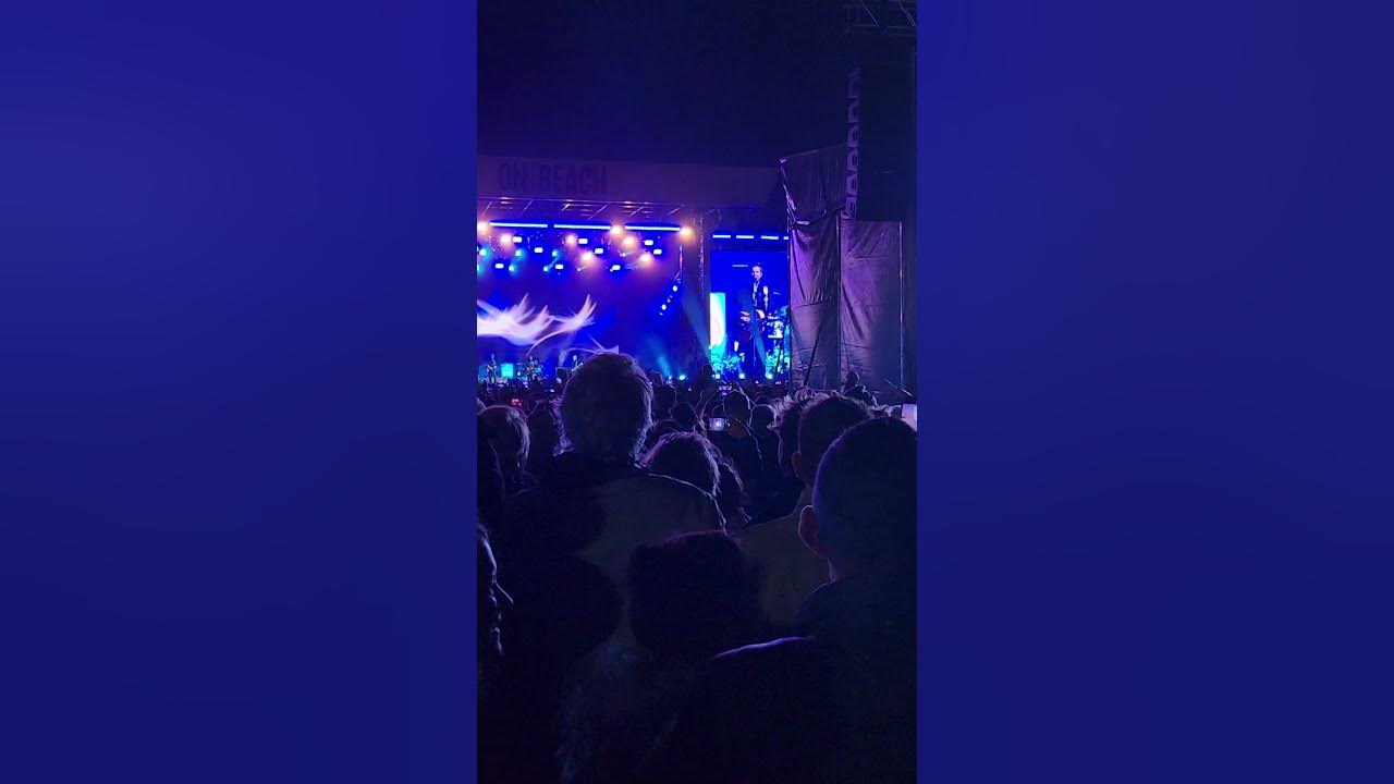 Noel Gallagher's High Flying Birds - Live Forever