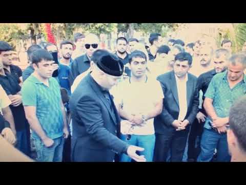 Шейх Хамзат посетил могилу Ровшана Ленкоранского 2017 Seyx Hemzet Rovsen