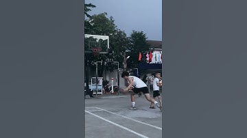 Bạn có úp rổ được không ?