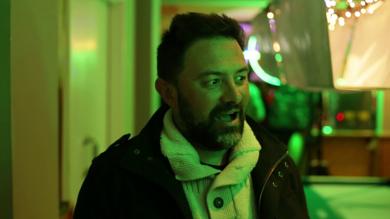 Ernest Tukie de Droning You en Race Drone Bar Tv