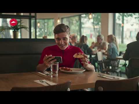 Видео: Remco Evenepoel подписва с Pizza Hut