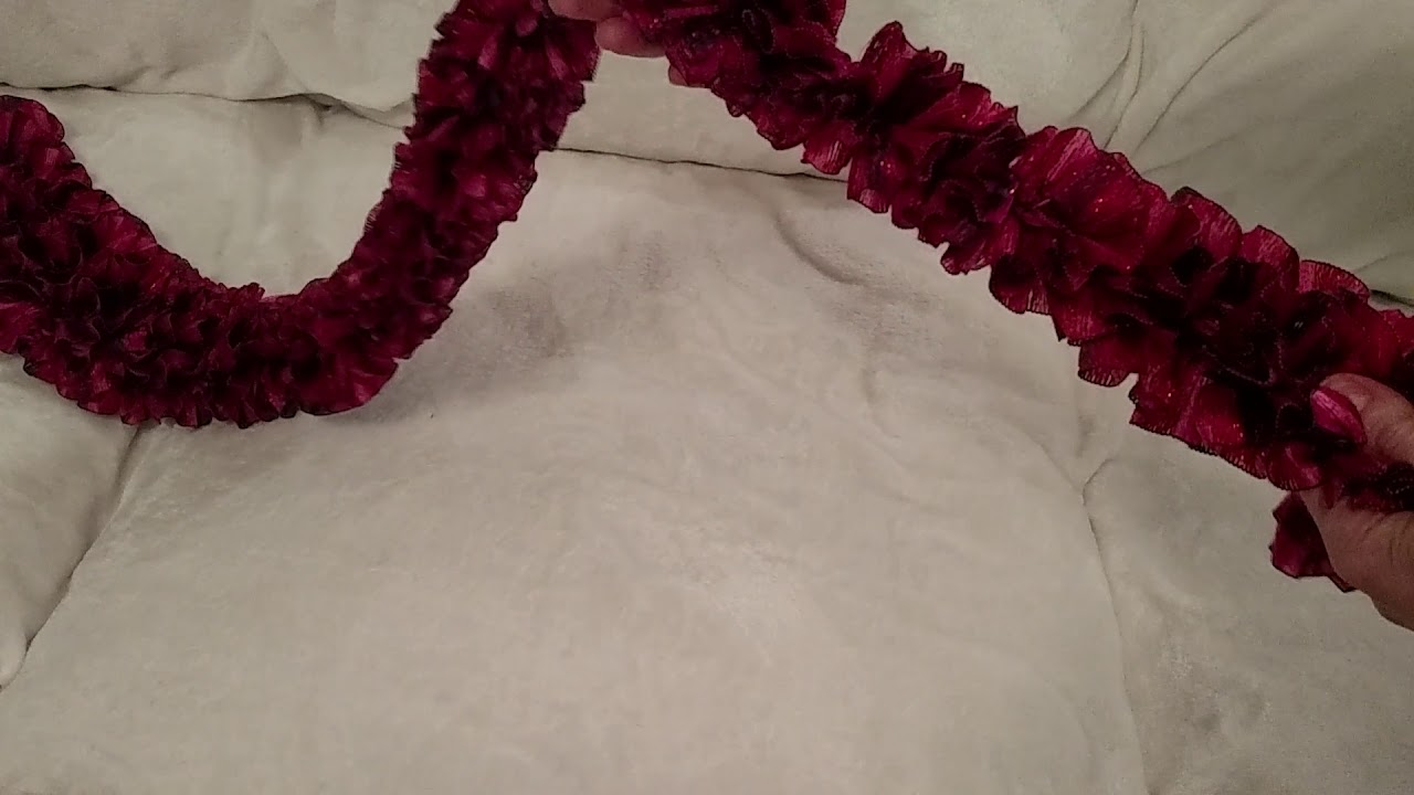 How to Unwind a Ribbon Scarf - YouTube