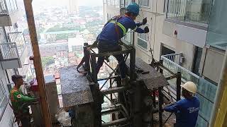 dismantling elevator hoist mast