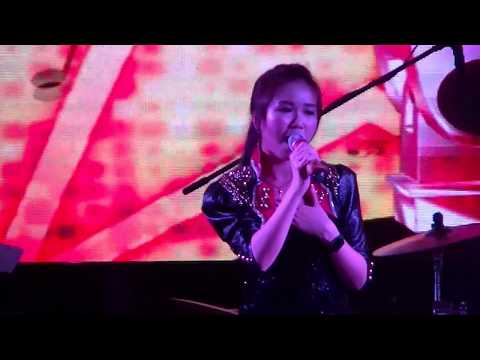郑晓慧 ~ 八字命 (福建歌) 歌台 @ 德元坛 千禧舞台秀 Zheng Xiao Hui ~ Pillars of Destiny (Hokkien Song) GeTai