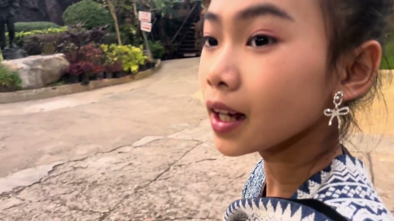 น้องธิดาลาว   อิหล่ามาหายายฮอดวัดถ้ำผาแด่นแล้วลักกล้วยหลวงตาปกรณ์เสย