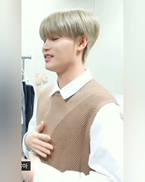 NCT U practicing their ending fairy 'From home' #nct