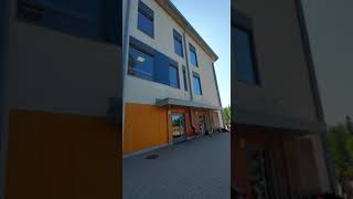 Saapuminen Kinnarin koulun ovi D1, kotitalous