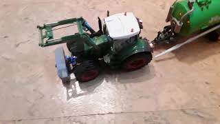 Siku Control ackerarbeit mit dem Fendt