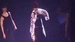 Madonna - Holiday (Barcelona - Drowned World Tour 2001)