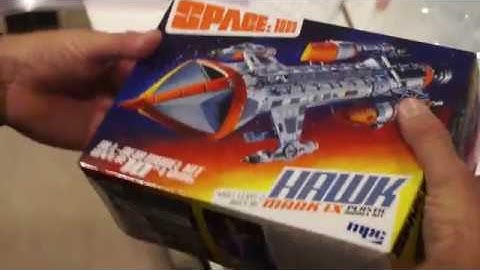 Out of Box review Space 1999 Hawk