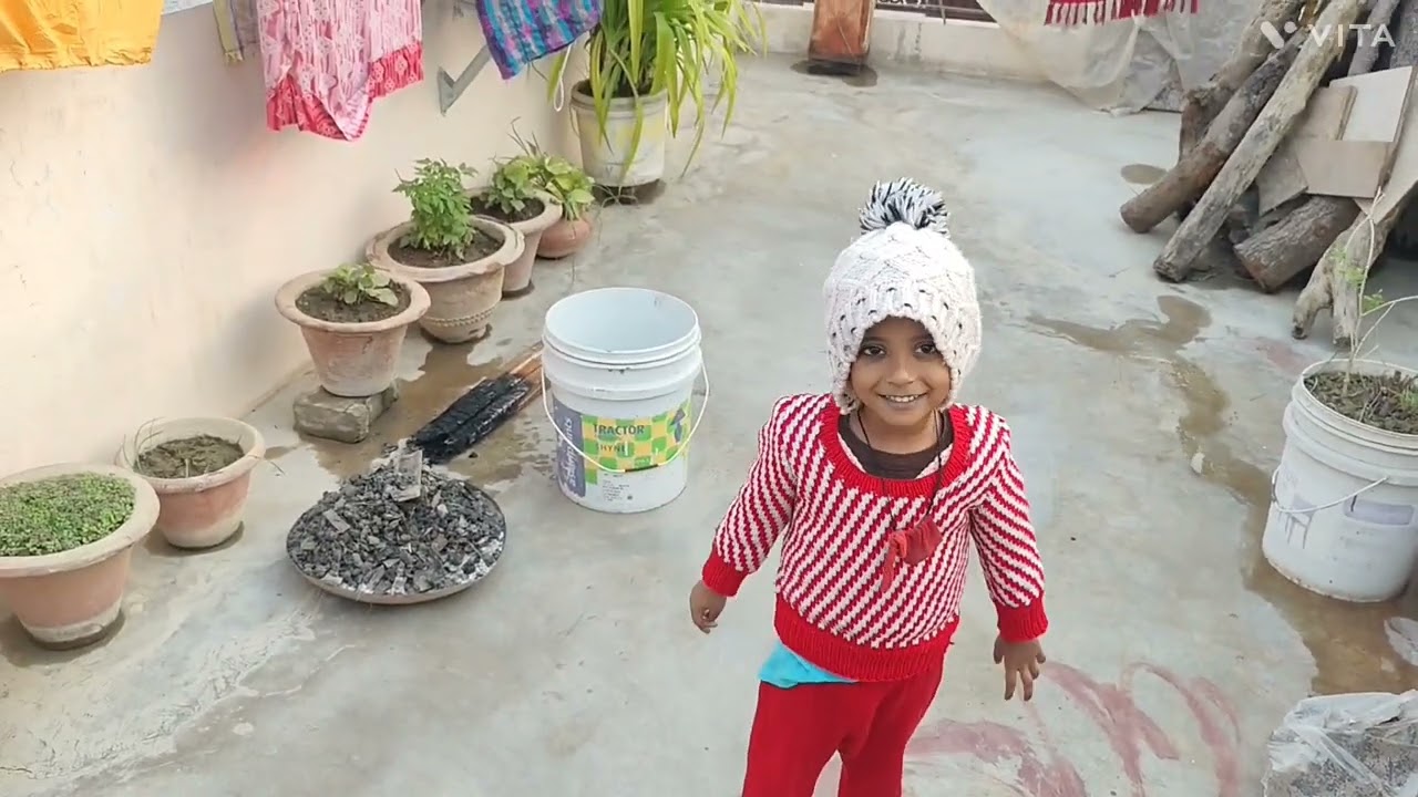 Date 22:12:2025 meri mammi ke hath ka lunch 🥰❤️shahi paneer special desi ghee ki naan rice roti sld👌