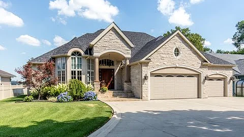 4500 Riverside Dr E - Carrie Lynn MacLeod