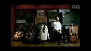 Miniatura de vídeo de "Noel Gallagher's High Flying Birds - The Dying Of The Light"