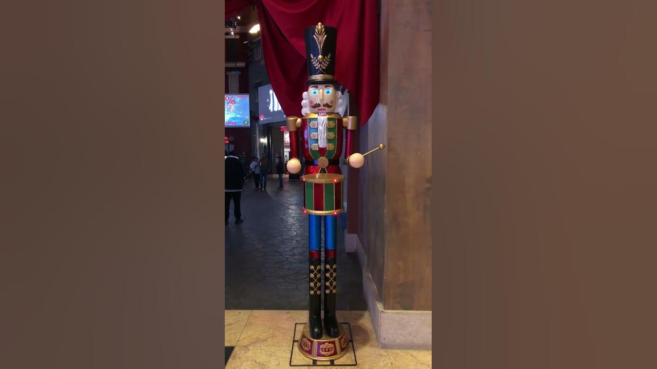 Home Accents Holiday 8 ft GiantSized Nutcracker Holiday Yard